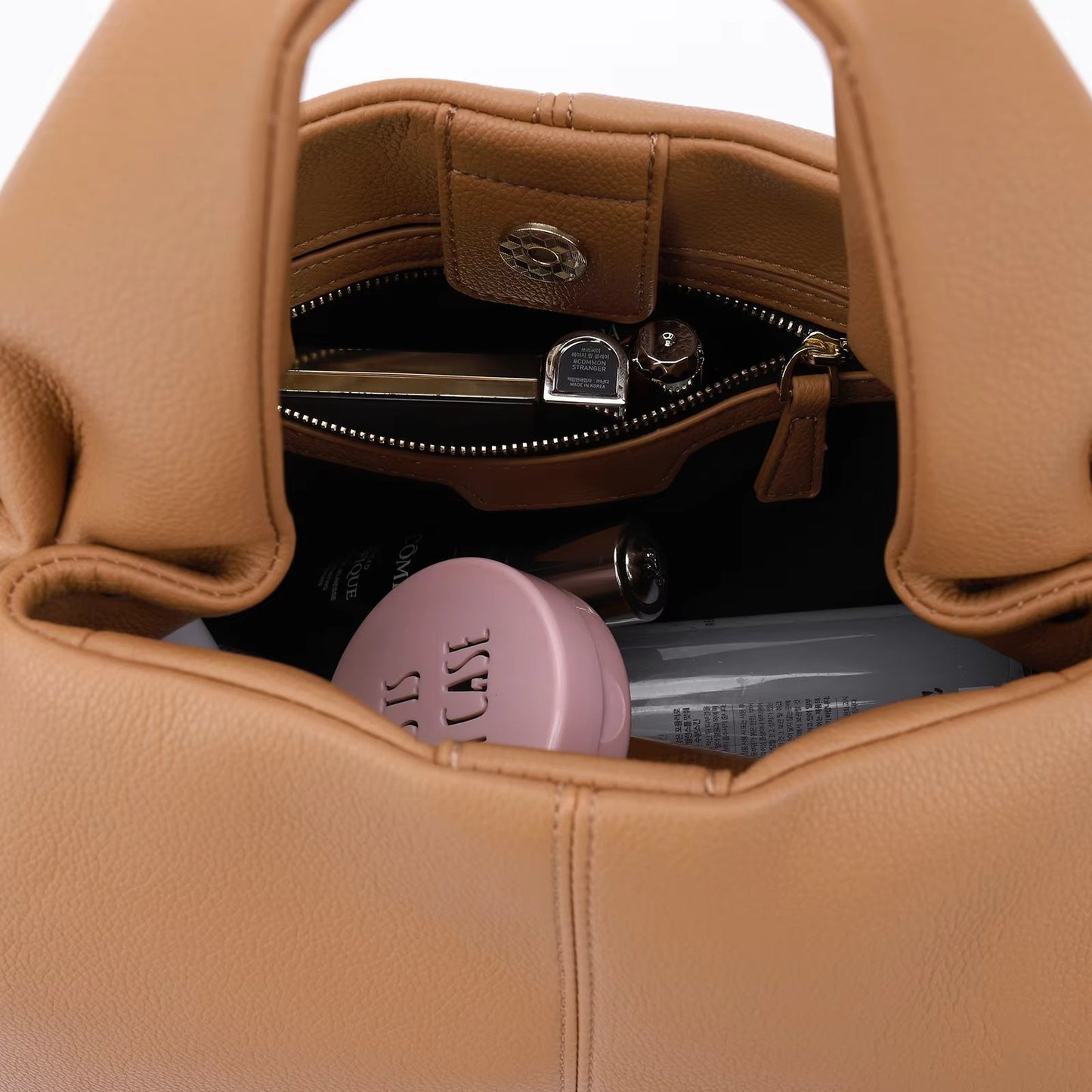 Kora | Sac bandoulière tendance élégant et épuré en couleurs modernes
