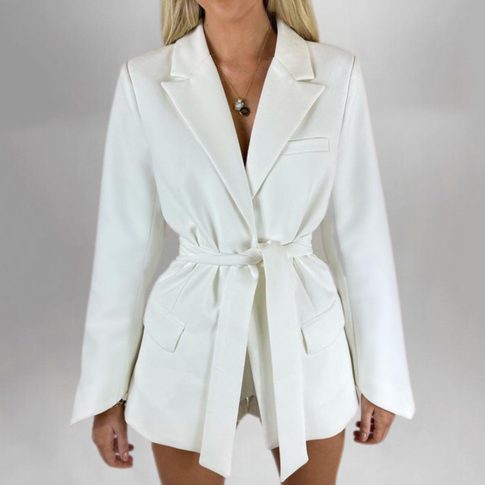 Clara | Blazer Élégant avec Ceinture pour des Tenues Raffinées