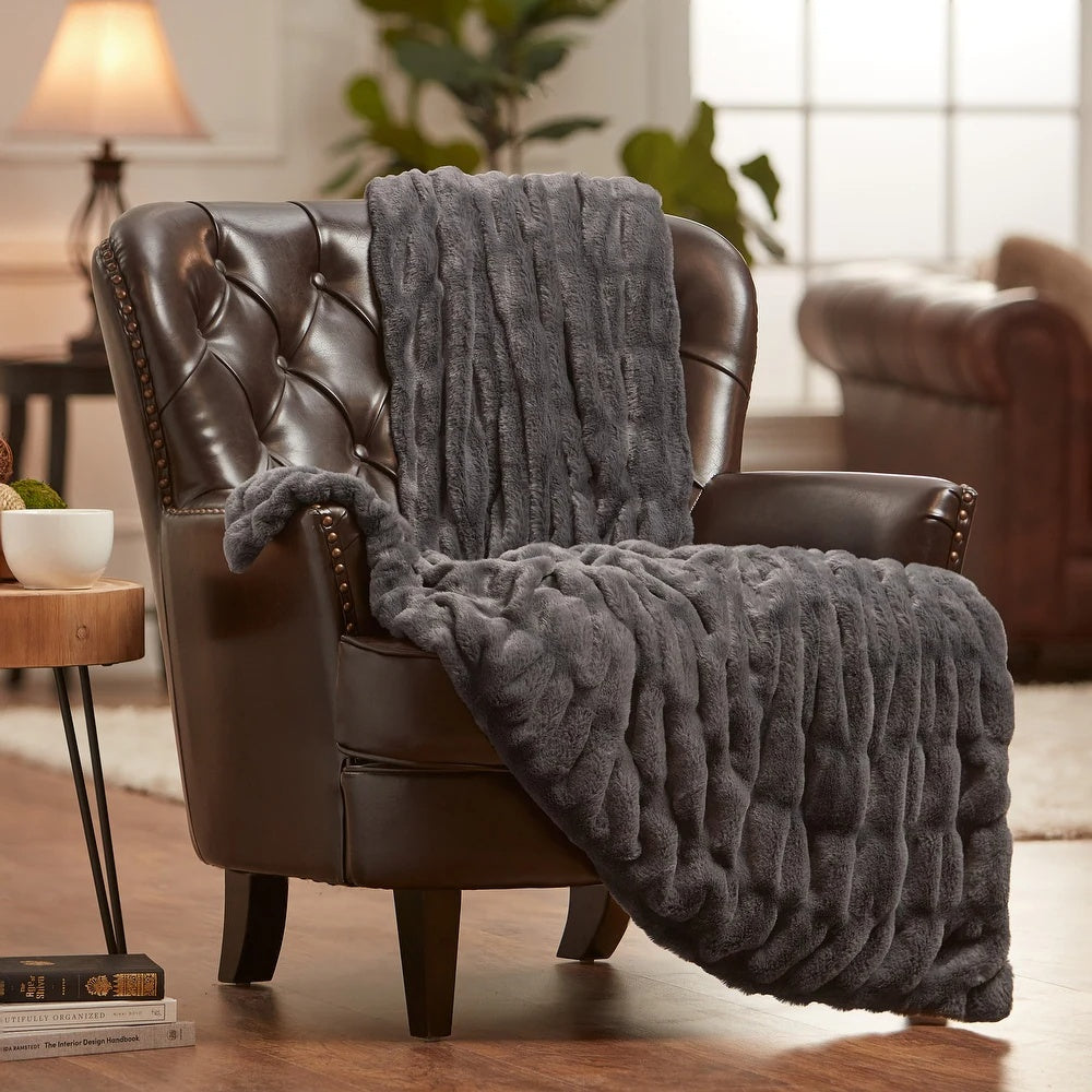 Couverture élégante en fausse fourrure pour femme pour un confort et une chaleur luxueux 0