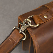 Zakai | Monikäyttöinen olkalaukku, jossa useita järjestelytaskuja matkalle