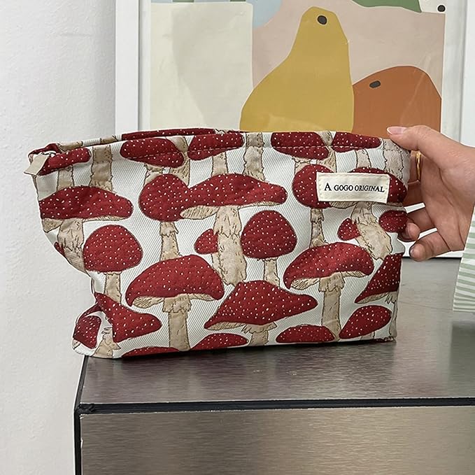 Ellie | Makeup bag with cute mushroom pattern