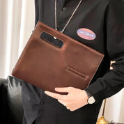 Marcus | Olkalaukku tyylikkäällä ja modernilla kirjekuorimuotoilulla