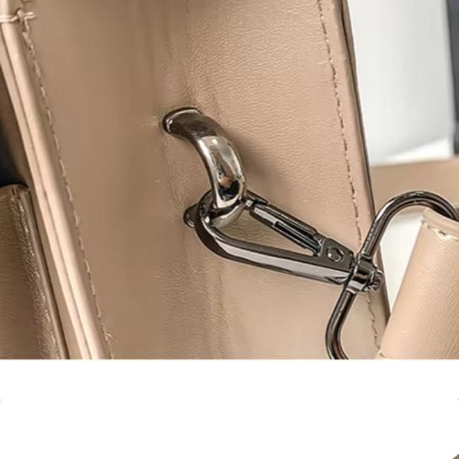 Marlee | Monikäyttöinen kompakti neliönmuotoinen olkalaukku