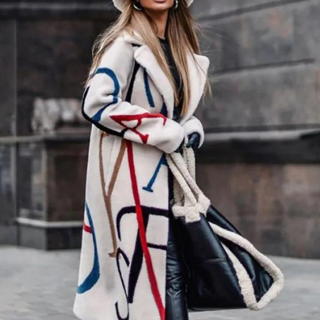 Tilda | Lang elegant kåpe med abstrakt trykk