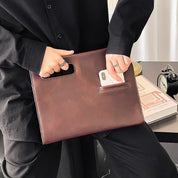 Marcus | Olkalaukku tyylikkäällä ja modernilla kirjekuorimuotoilulla