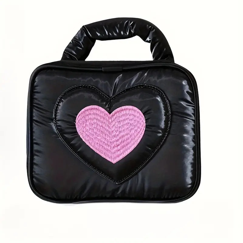 Etta | Sac de voyage en broderie cœur pour cosmétiques et articles de toilette