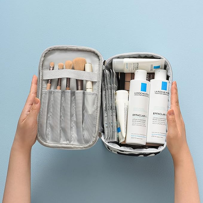 Magdalena | Vesitiivis PU-nahkainen meikkilaukku lehmänkuviolla