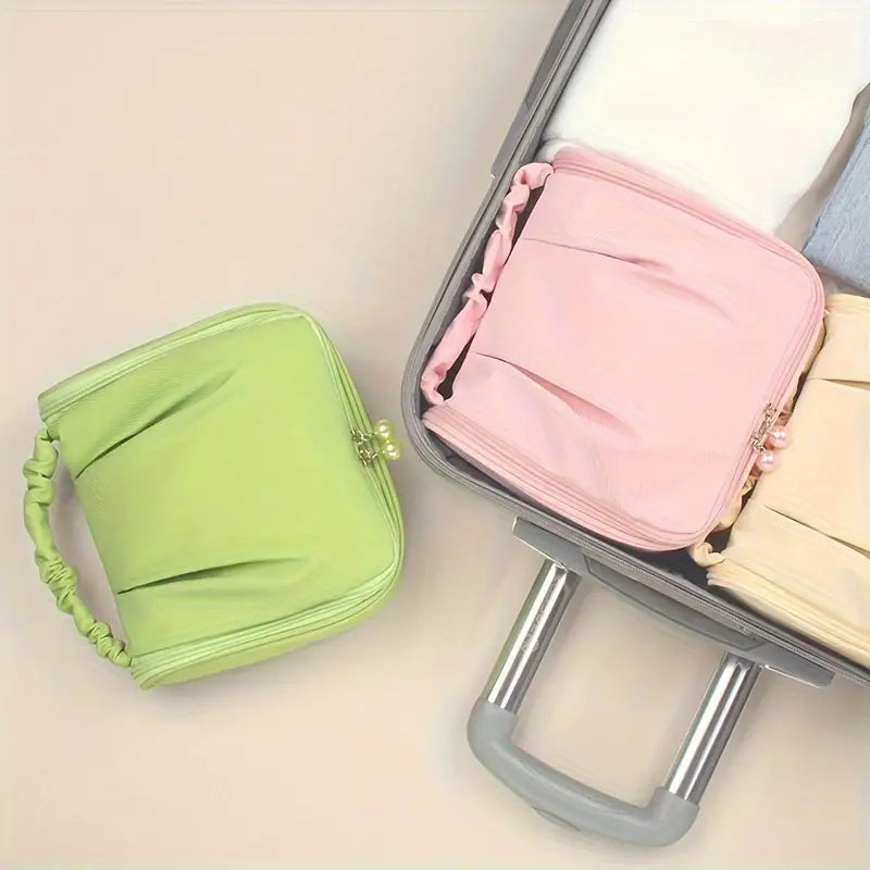 Reya | Elegant, romslig og reisevennlig organizer