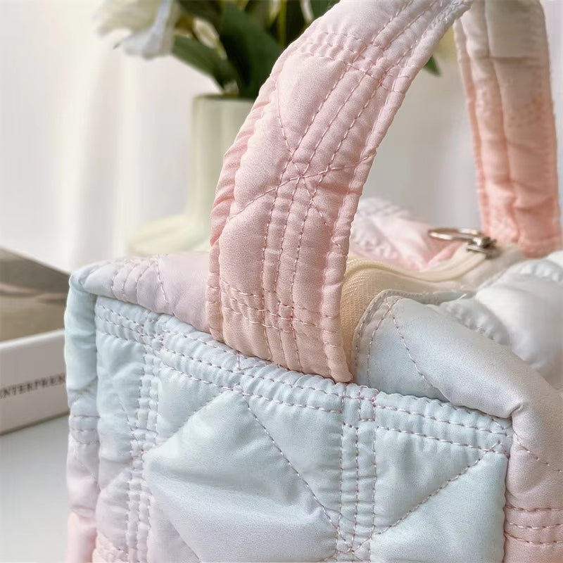 Lilia | Elegant og kompakt quiltet kosmetikkveske