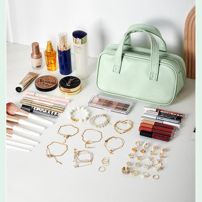 Charloutte | Sac cosmétique polyvalent et fonctionnel adapté aux voyages