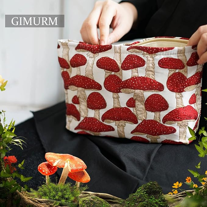 Ellie | Makeup bag with cute mushroom pattern