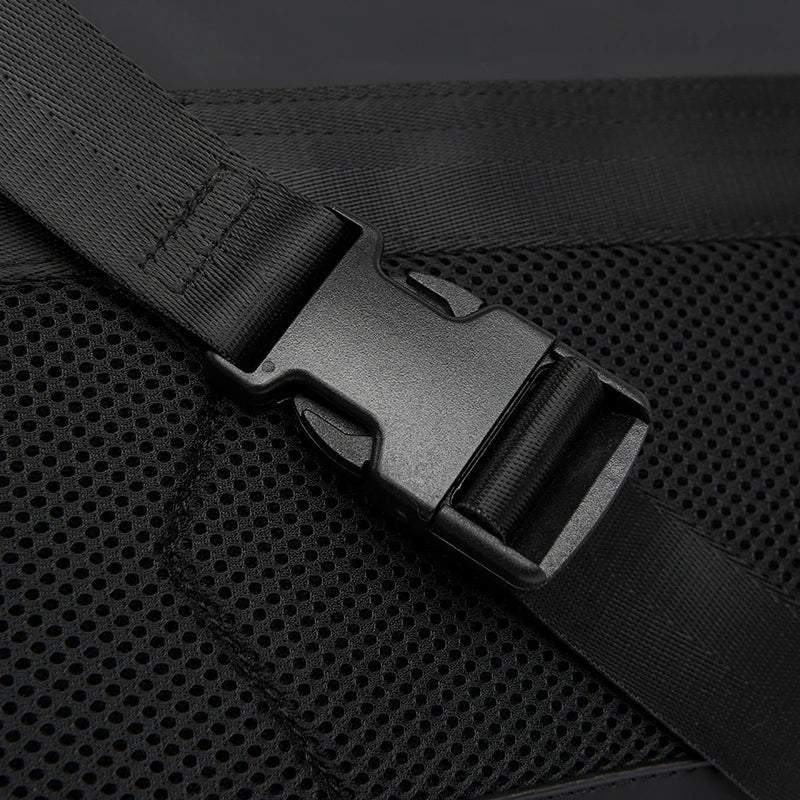 Omari | Trendikäs säädettävä ristikkäinen vyölaukku