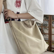 Faye | Trendikäs ja toiminnallinen olkalaukku