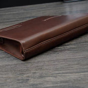 Marcus | Olkalaukku tyylikkäällä ja modernilla kirjekuorimuotoilulla