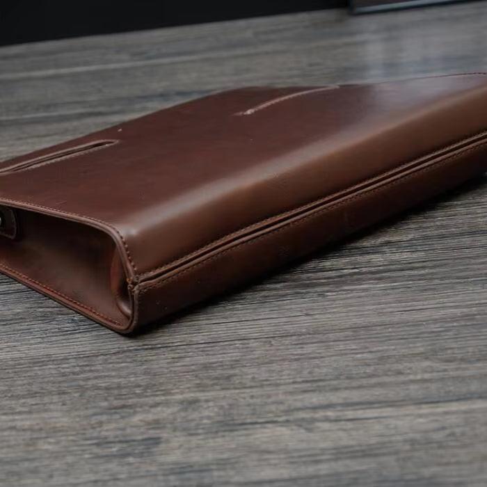 Marcus | Olkalaukku tyylikkäällä ja modernilla kirjekuorimuotoilulla