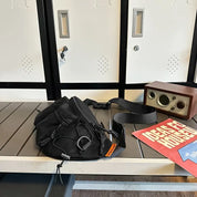 Cassius | Ulkokäyttöön tarkoitettu miesten olkalaukku ristikkäin kantaen