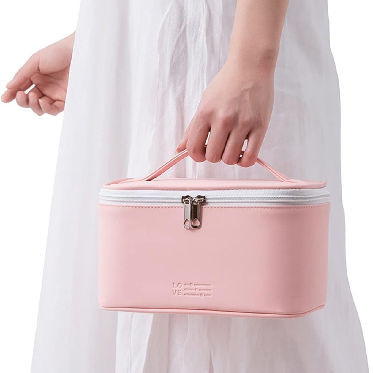 Maya | Compact and durable toiletry bag