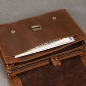 Zakai | Monikäyttöinen olkalaukku, jossa useita järjestelytaskuja matkalle