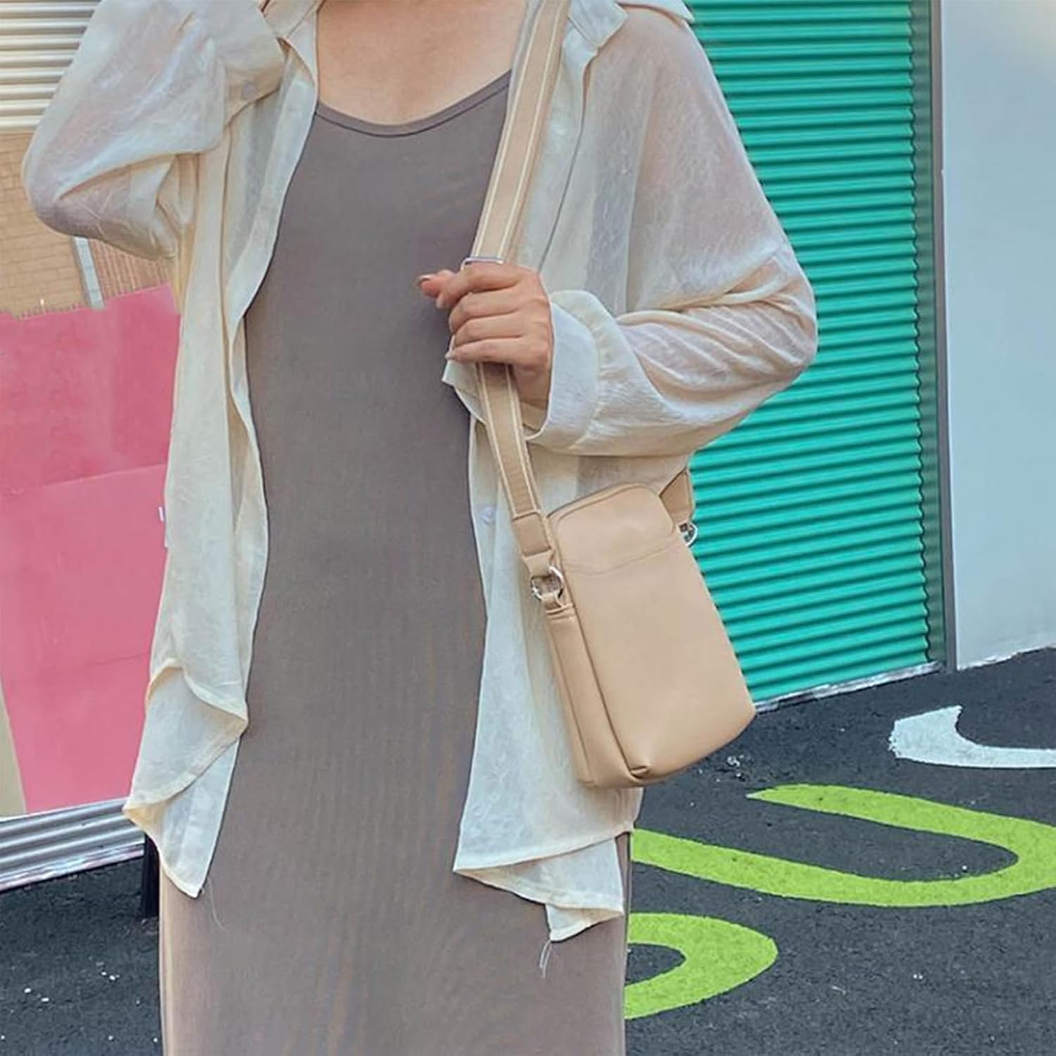 Miles | Tyylikäs olkalaukku suurella kapasiteetilla