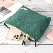 Sienna | Chic og preppy sminkepung i kordfløyel