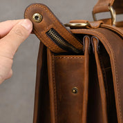 Zakai | Monikäyttöinen olkalaukku, jossa useita järjestelytaskuja matkalle