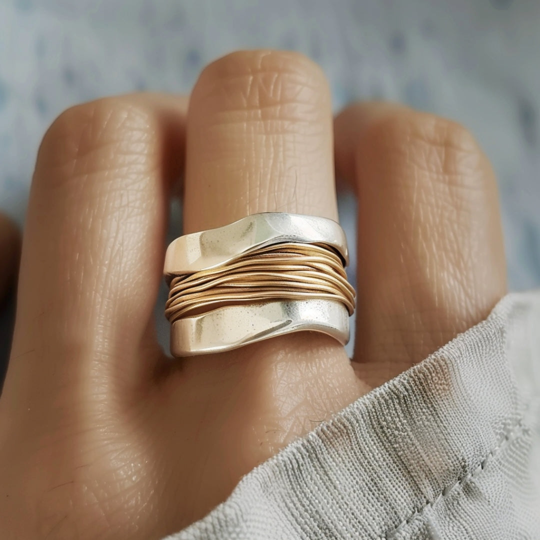 Bague en or et argent pour femme - Un bijou élégant pour toutes les occasions, au brillant subtil 0