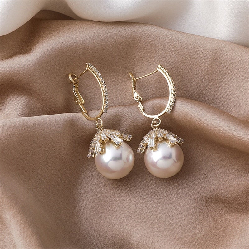 Boucles d'oreilles en perles synthétiques – Boucles d'oreilles blanches élégantes pour toutes les occasions, style classique 2 cm 1