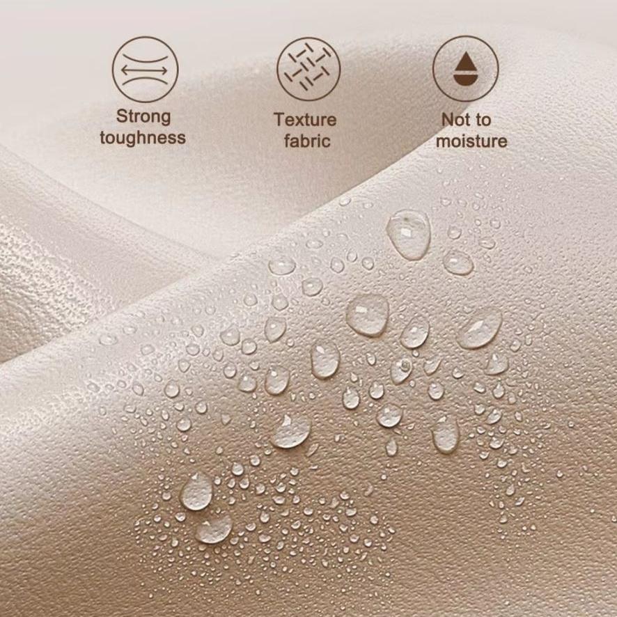 Lily | Spacious, stylish, and travel-friendly beauty bag