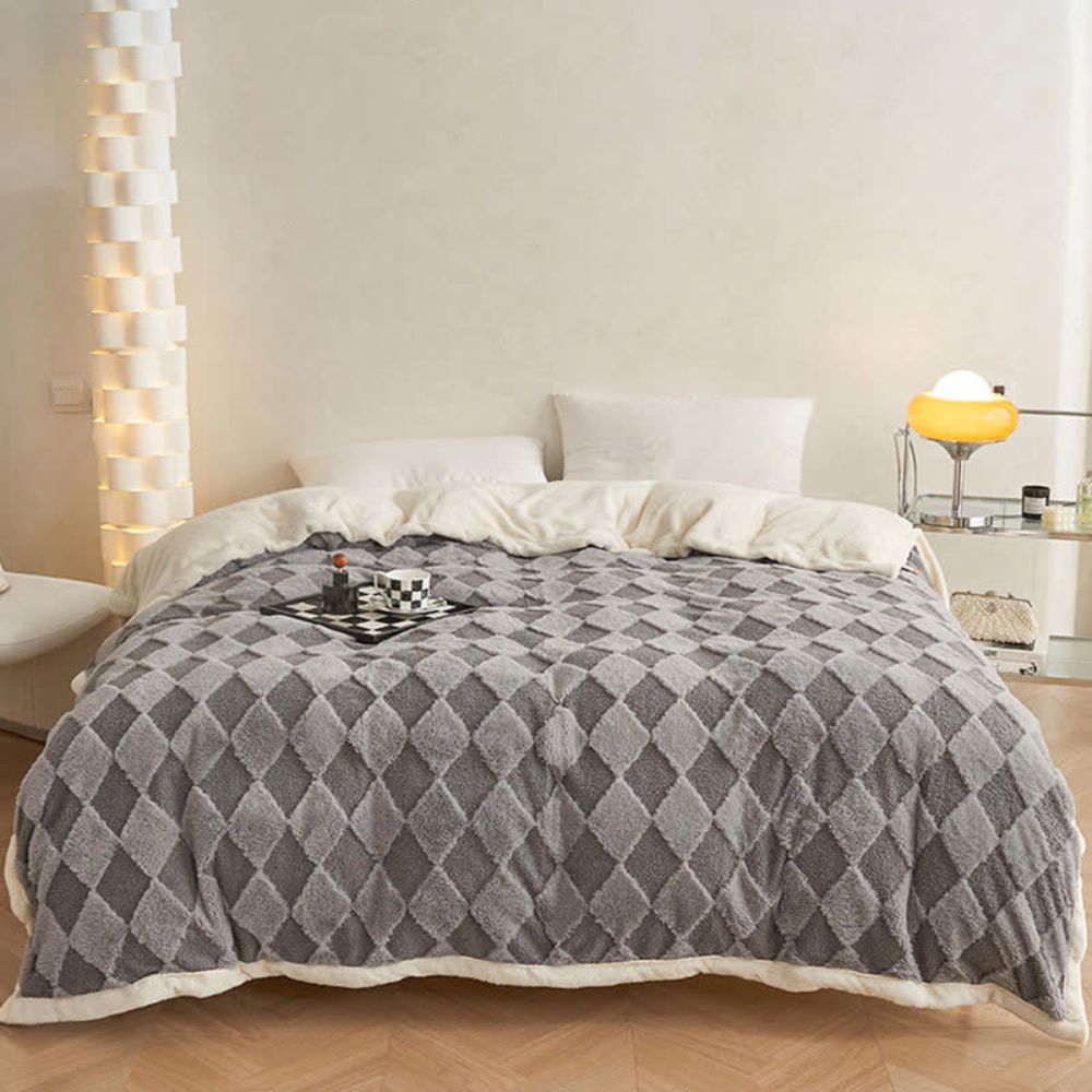Couverture à motifs de losanges pour plus de confort, fabriquée en velours teddy et laine d'alpaga 11