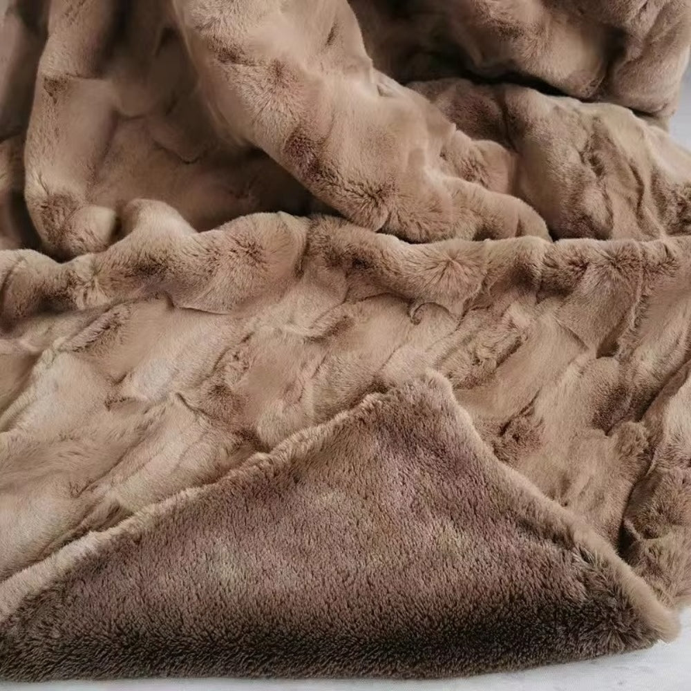 Couverture douillette en fausse fourrure pour un confort et une chaleur ultimes 5