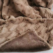 Couverture douillette en fausse fourrure pour un confort et une chaleur ultimes 5