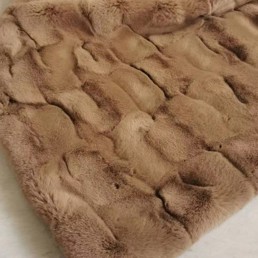 Couverture douillette en fausse fourrure pour un confort et une chaleur ultimes 6