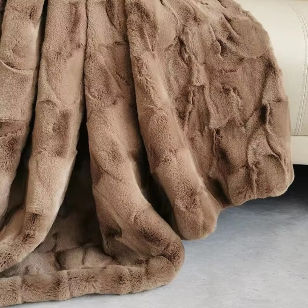 Couverture douillette en fausse fourrure pour un confort et une chaleur ultimes 7