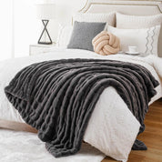 Couverture élégante en fausse fourrure pour femme pour un confort et une chaleur luxueux 3