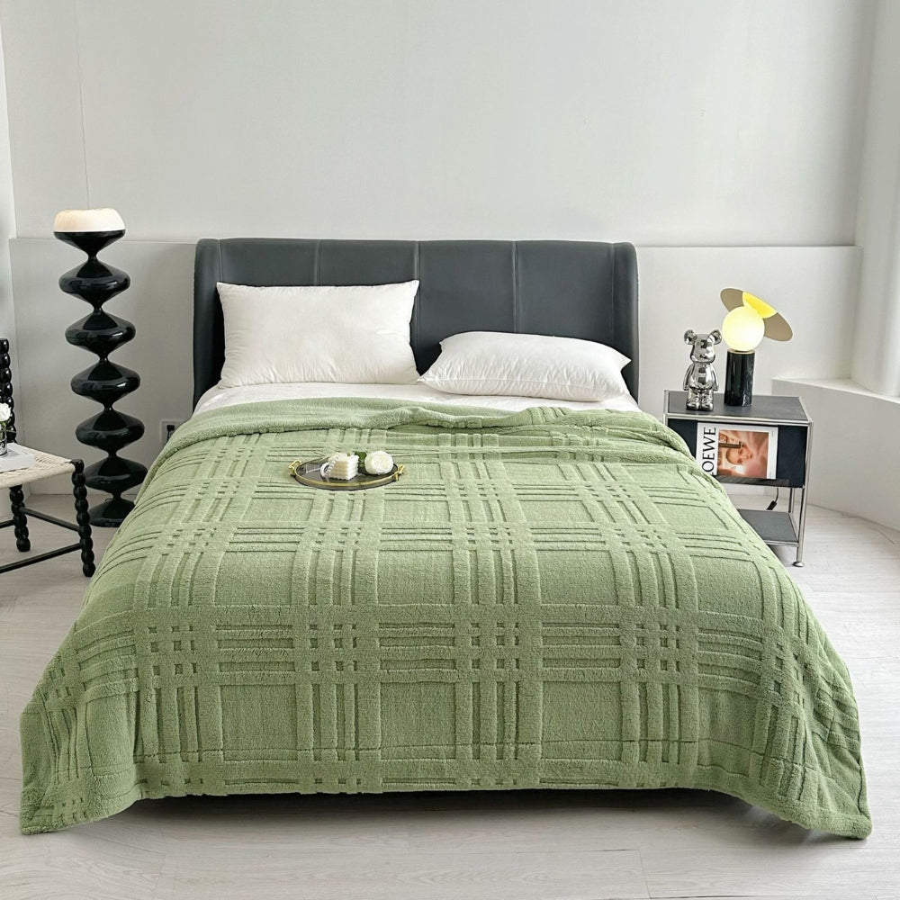 Couverture en microfibre pour femme avec un motif à carreaux élégant pour des soirées douillettes 6