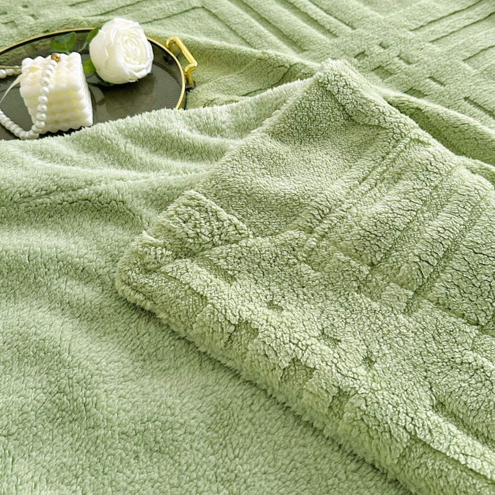Couverture en microfibre pour femme avec un motif à carreaux élégant pour des soirées douillettes 8