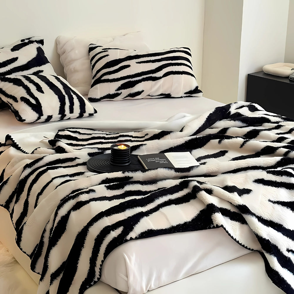 Couverture polaire luxueuse à imprimé zèbre pour plus de confort et de style 0