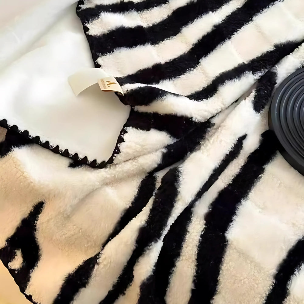 Couverture polaire luxueuse à imprimé zèbre pour plus de confort et de style 4