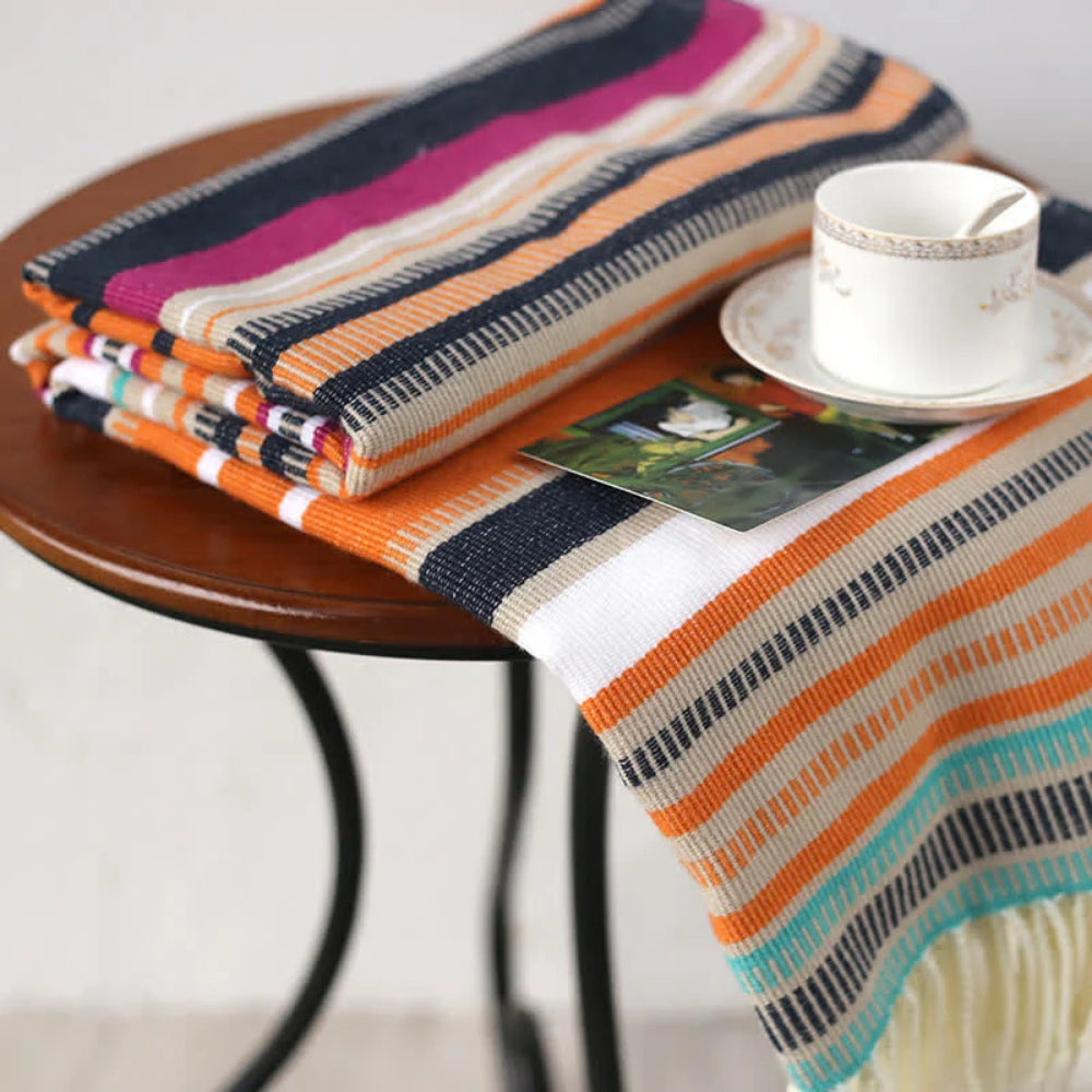 Couverture rayée colorée avec pompons pour la maison en coton acrylique 5