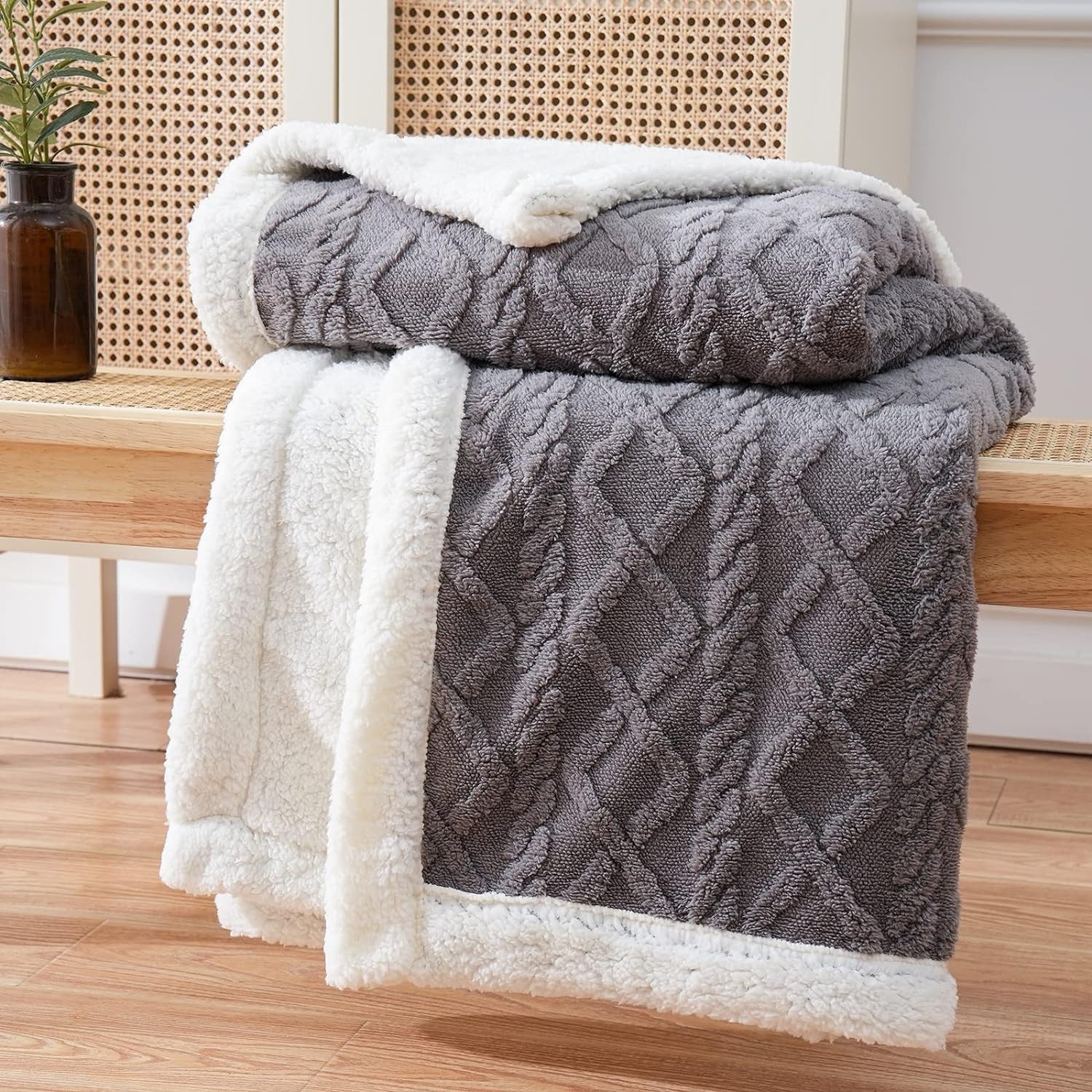 Couverture réversible en polaire Sherpa pour plus de confort 1