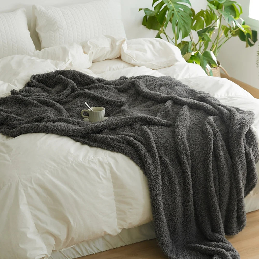 Couverture tricotée douce et minimaliste pour plus de confort et de style 3
