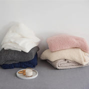 Couverture tricotée douce et minimaliste pour plus de confort et de style 4