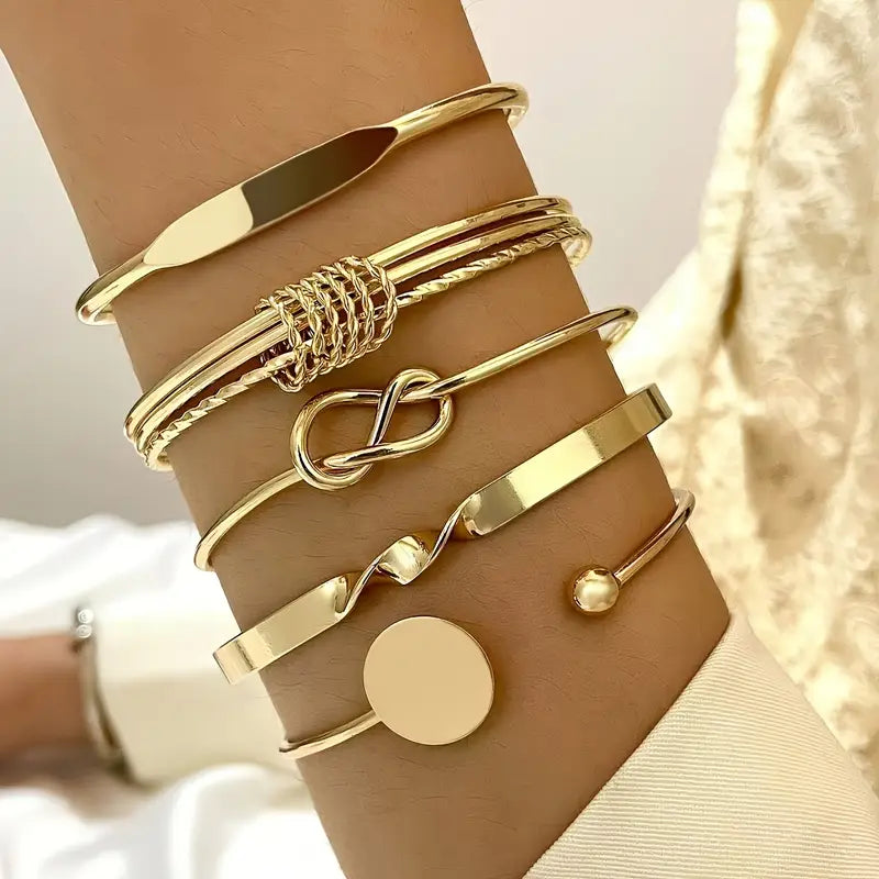 Ensemble de bracelets dorés – Bijoux élégants pour toutes les occasions, design moderne, haute qualité 0