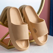 Maxene | Comfortable slip-on slippers for relaxation and travel