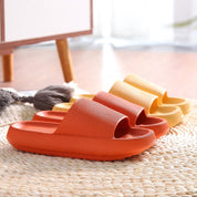 Maxene | Comfortable slip-on slippers for relaxation and travel