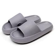 Maxene | Comfortable slip-on slippers for relaxation and travel
