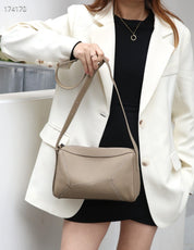 Izabella | Klassinen nahkainen olkalaukku