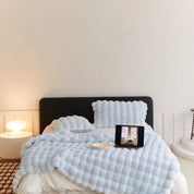 La couverture en peluche dont tout le monde parle ! - WarmWool vous garde au chaud pendant les journées froides 4
