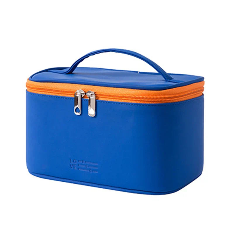 Maya | Compact and durable toiletry bag