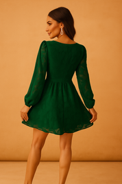 Robe d'été élégante pour femmes en satin avec manches bouffantes 2